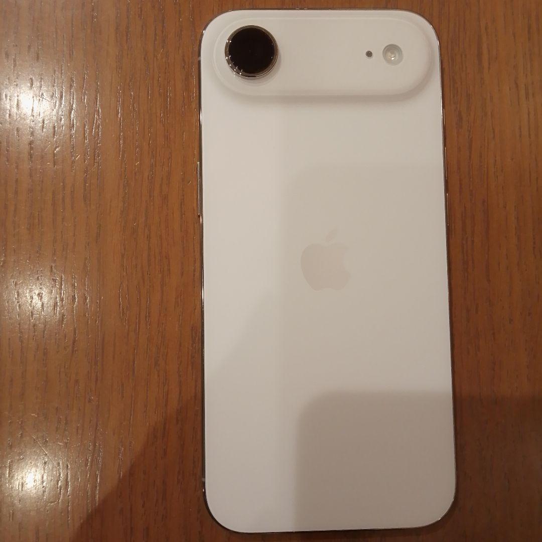 Apple iPhoneAir クラウドホワイト 本体　256GB