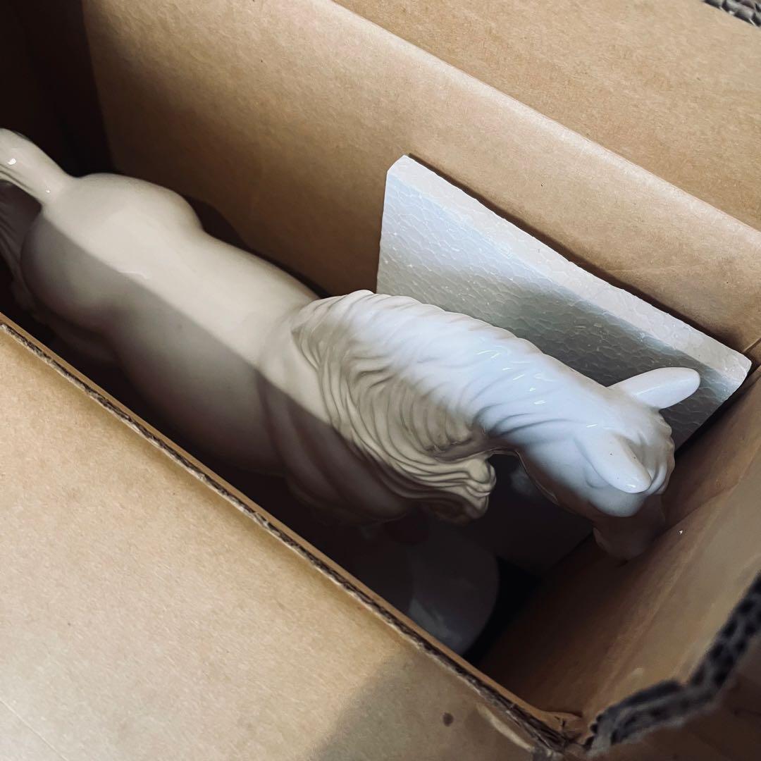 【新品、非売品】ホワイトホース　陶器　置き物　置物　ウイスキー　ノベルティ　大型