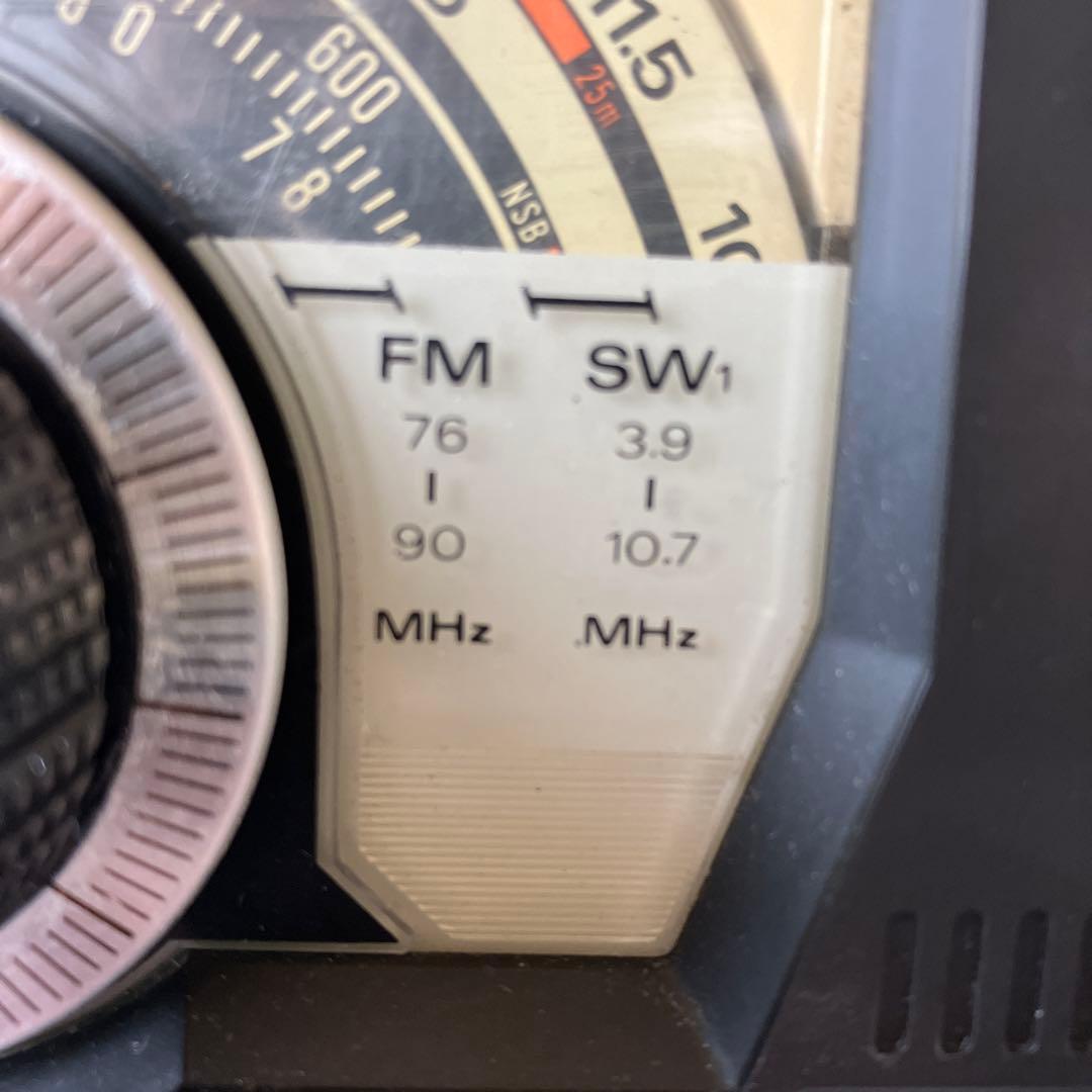 日立ＢＣＬラジオ　サージラム　　　　　　　　ＫＨー２１００　完動品