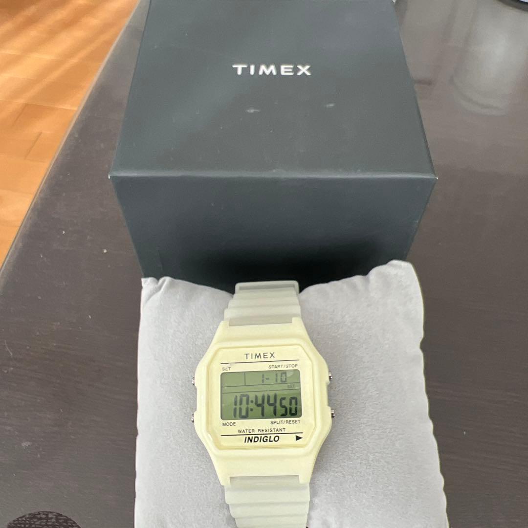 TIMEX デジタル腕時計 　グロー