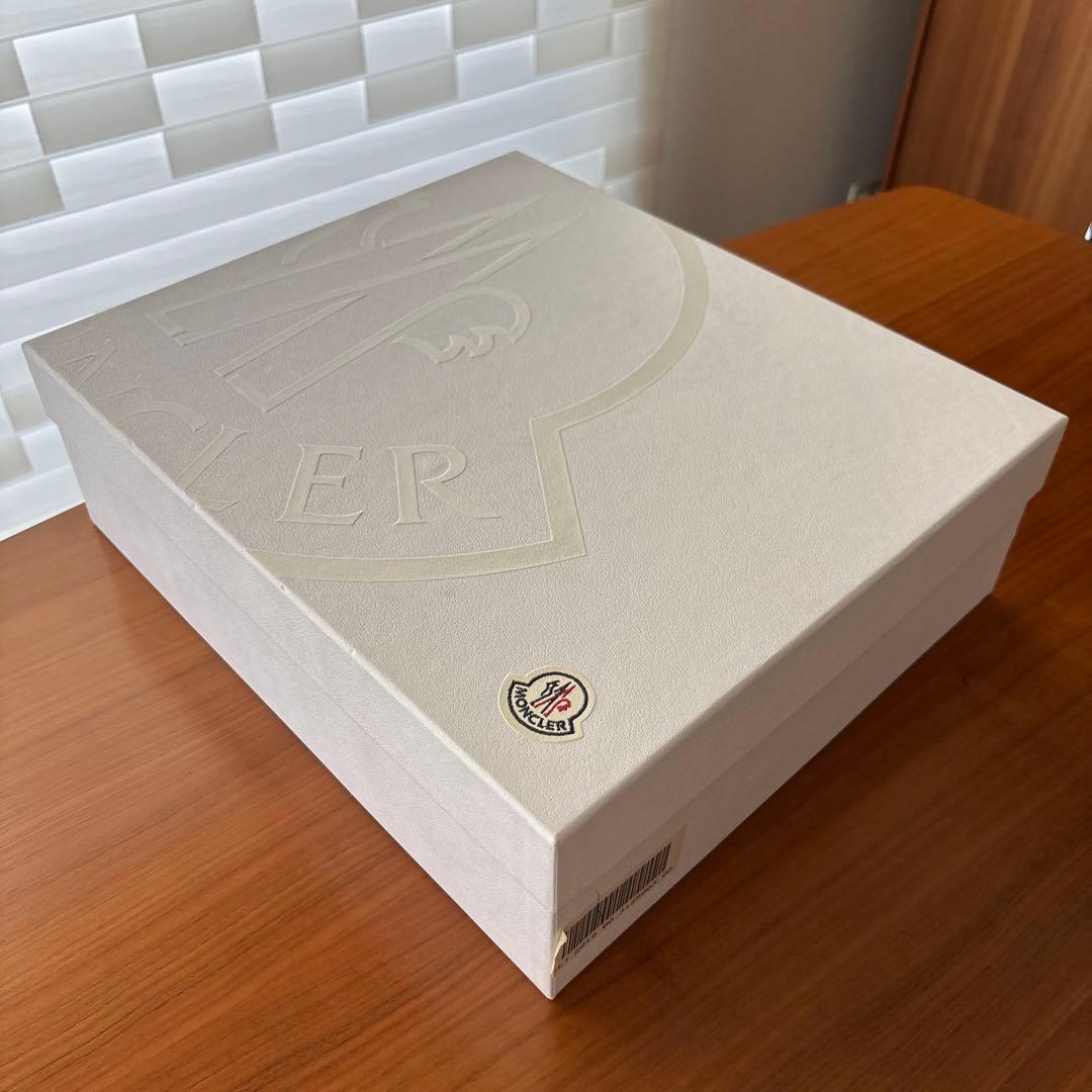 MONCLER ブラックショートブーツ