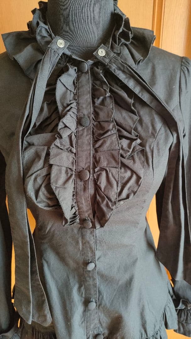 morphose フリル黒長袖ブラウス