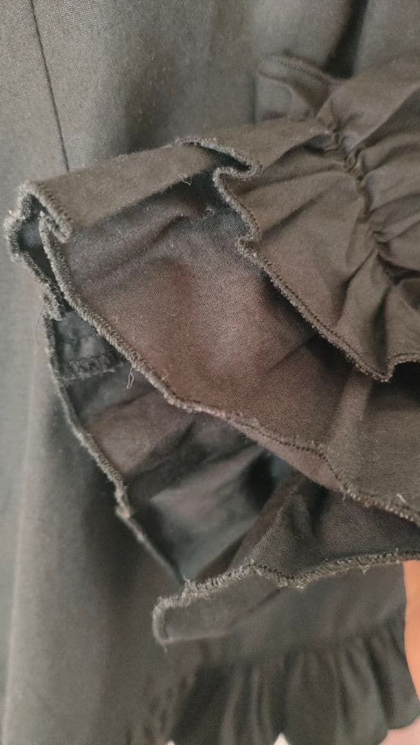 morphose フリル黒長袖ブラウス