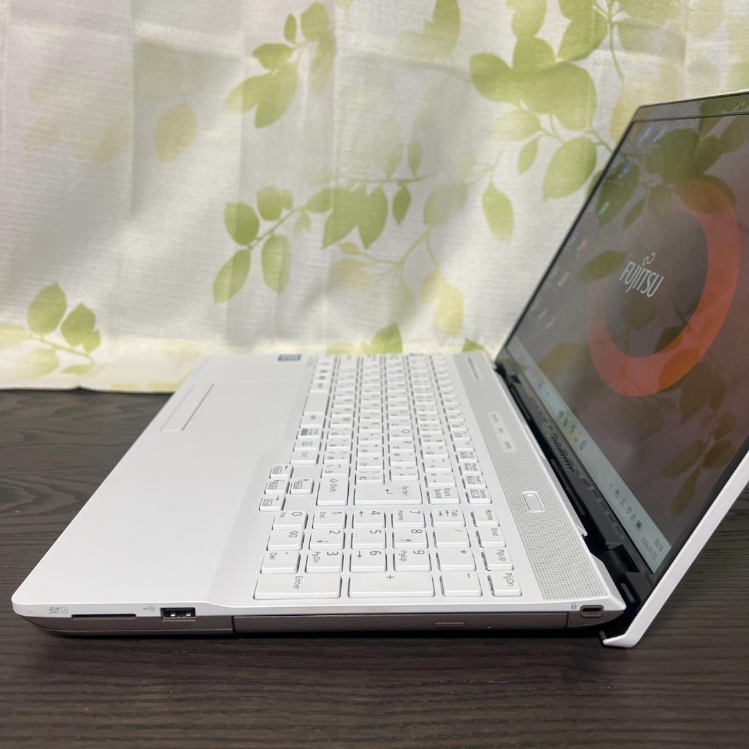 コスパ◎富士通 LIFEBOOK✨SSD240GB☆メモリ8GB☆Core i3