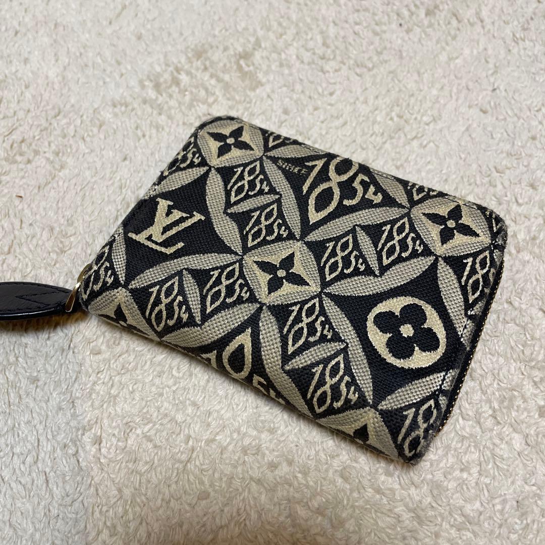ルイヴィトン ジャイアントモノグラム ジッピー財布