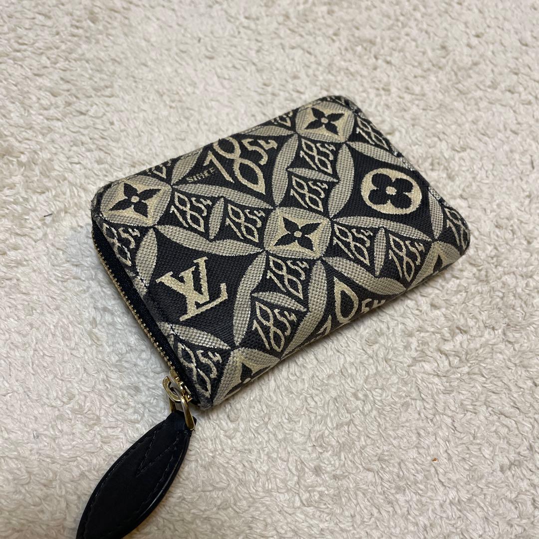 ルイヴィトン ジャイアントモノグラム ジッピー財布