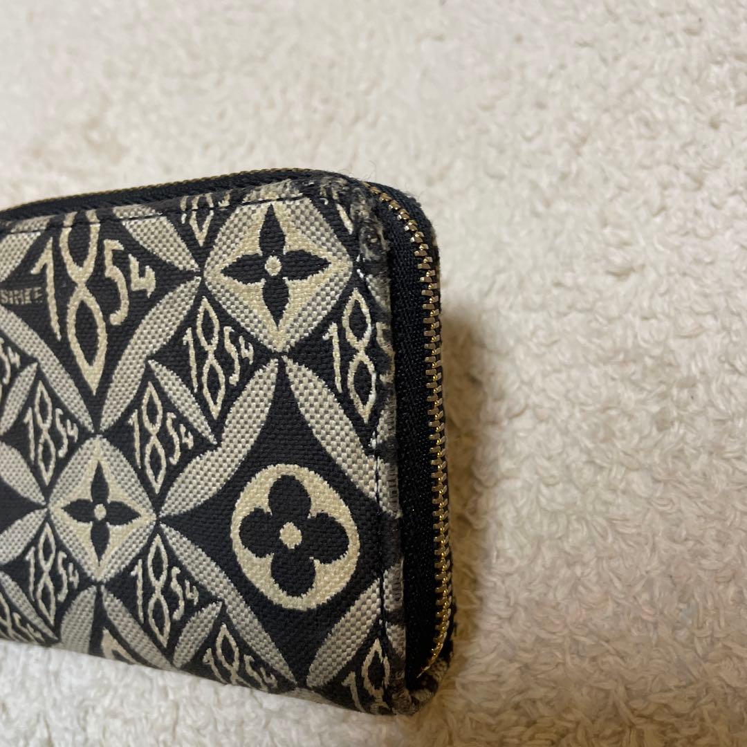 ルイヴィトン ジャイアントモノグラム ジッピー財布