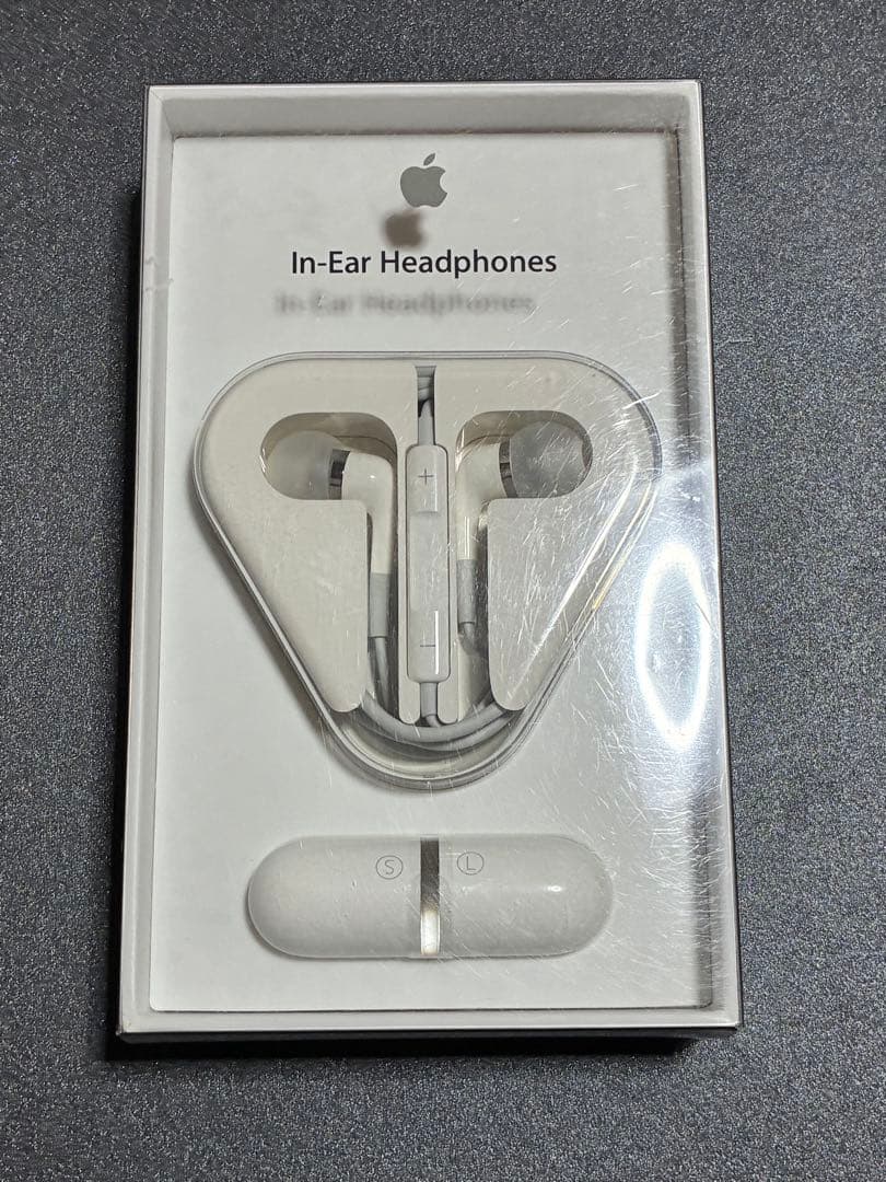 新品未使用 アップル純正 In-Ear Headphones ME186FE/A