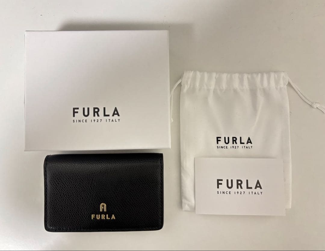 FURLA ブラック名刺入れ