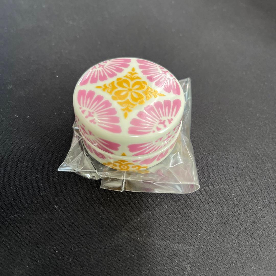 伊勢半本店　小町紅「華」、携帯用紅筆（熊野筆）