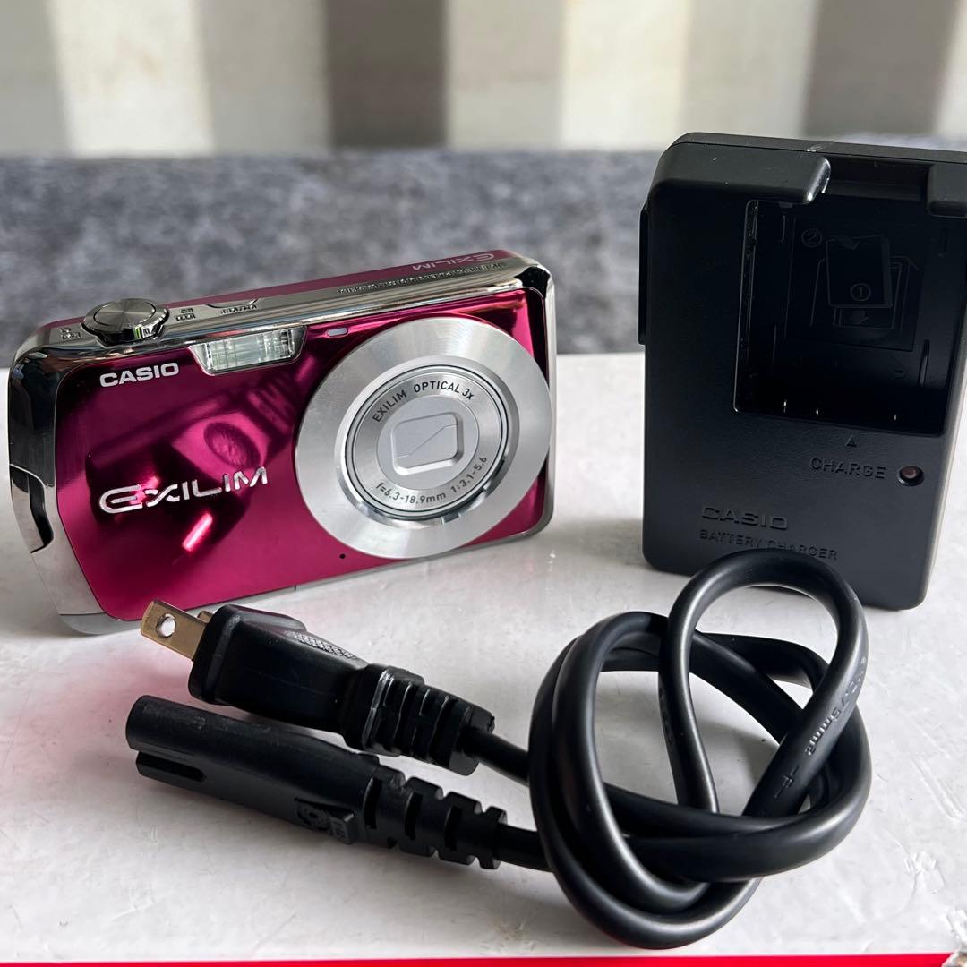 E19美品✨CASIO EXILIM EX-Z1 ピンク コンパクトカメラ
