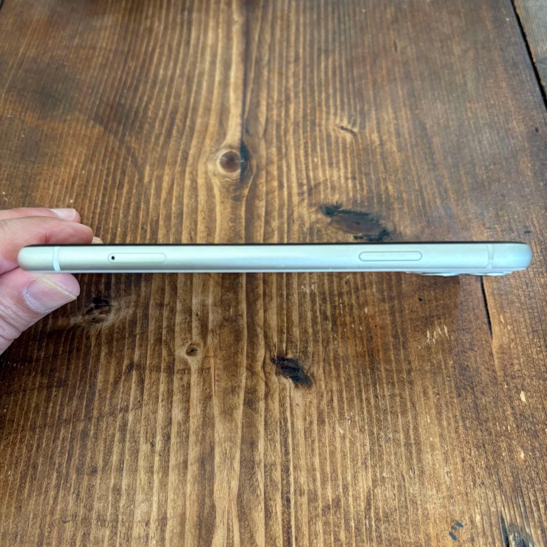 iPhone11 64GB ホワイト