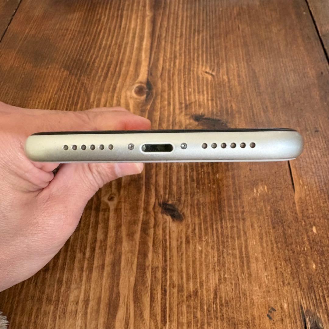 iPhone11 64GB ホワイト