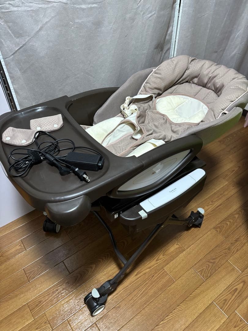 Aprica　電動ハイローチェア ユラリズム オート DX