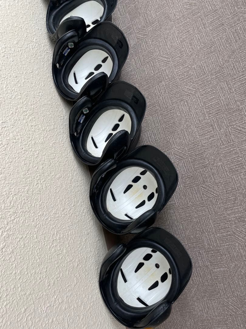 軟式野球　ヘルメット　8個　収納ケース付き