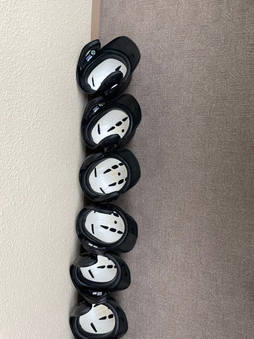 軟式野球　ヘルメット　8個　収納ケース付き