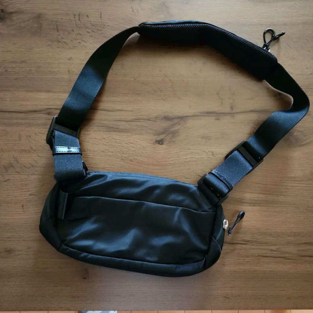 Ampersand ナイロン ボディバッグ ブラック