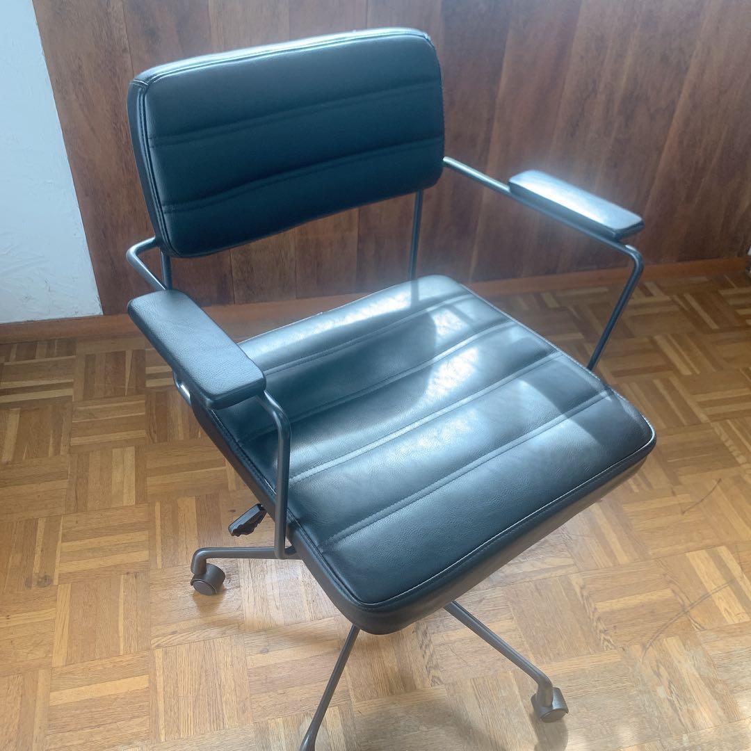 【匿名配送&送料込み】CRASH GATE デスクチェア 椅子 ブラック