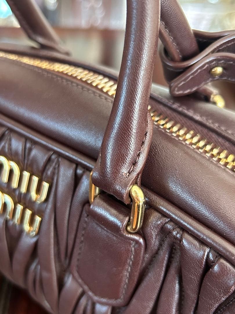 miumiu アルカディ　マテラッセレザーバッグ　バーガンディ