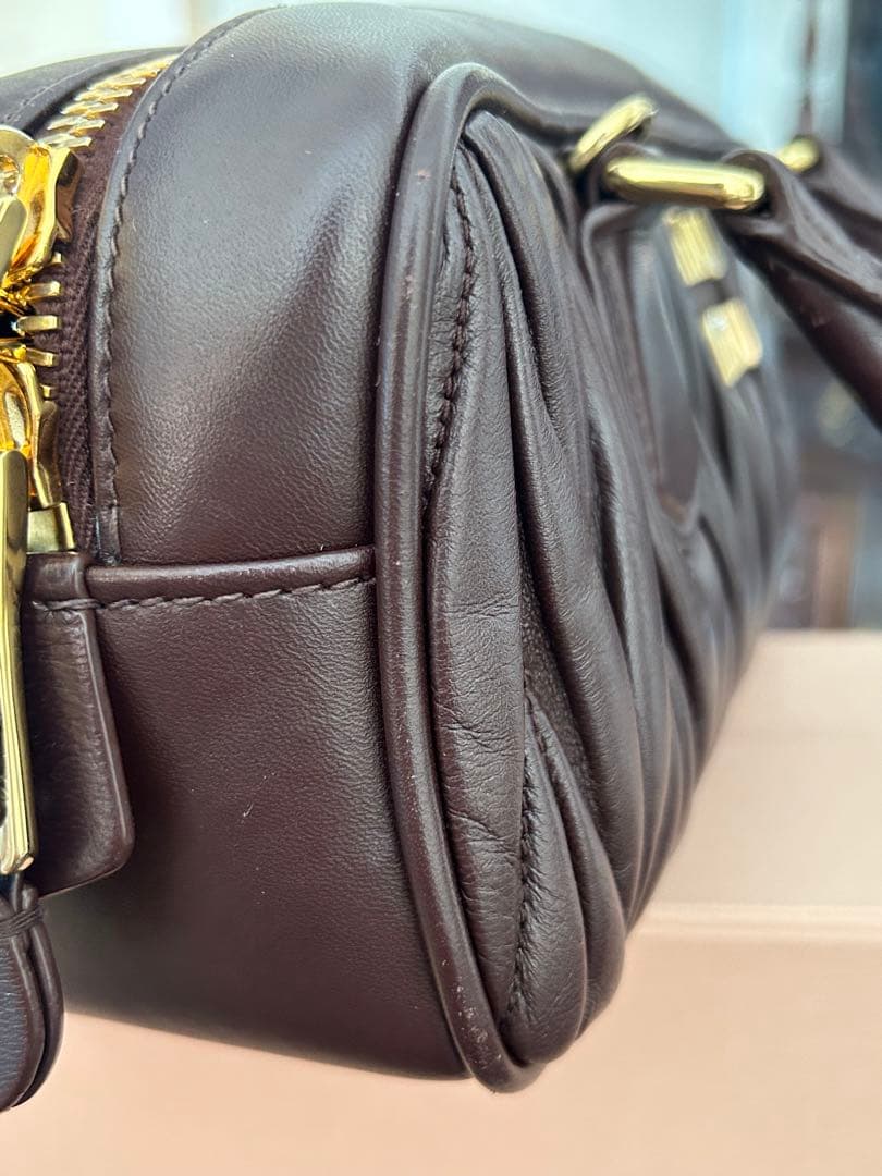 miumiu アルカディ　マテラッセレザーバッグ　バーガンディ