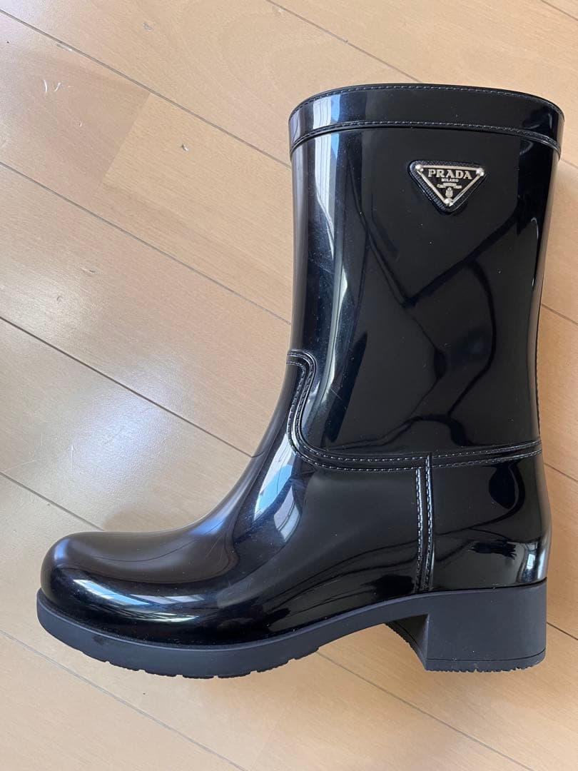 PRADA ブラック レインブーツ