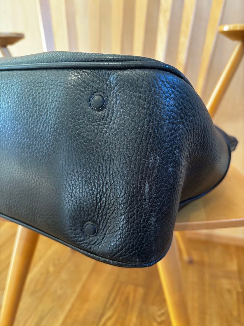 ブラックレザートートバッグ