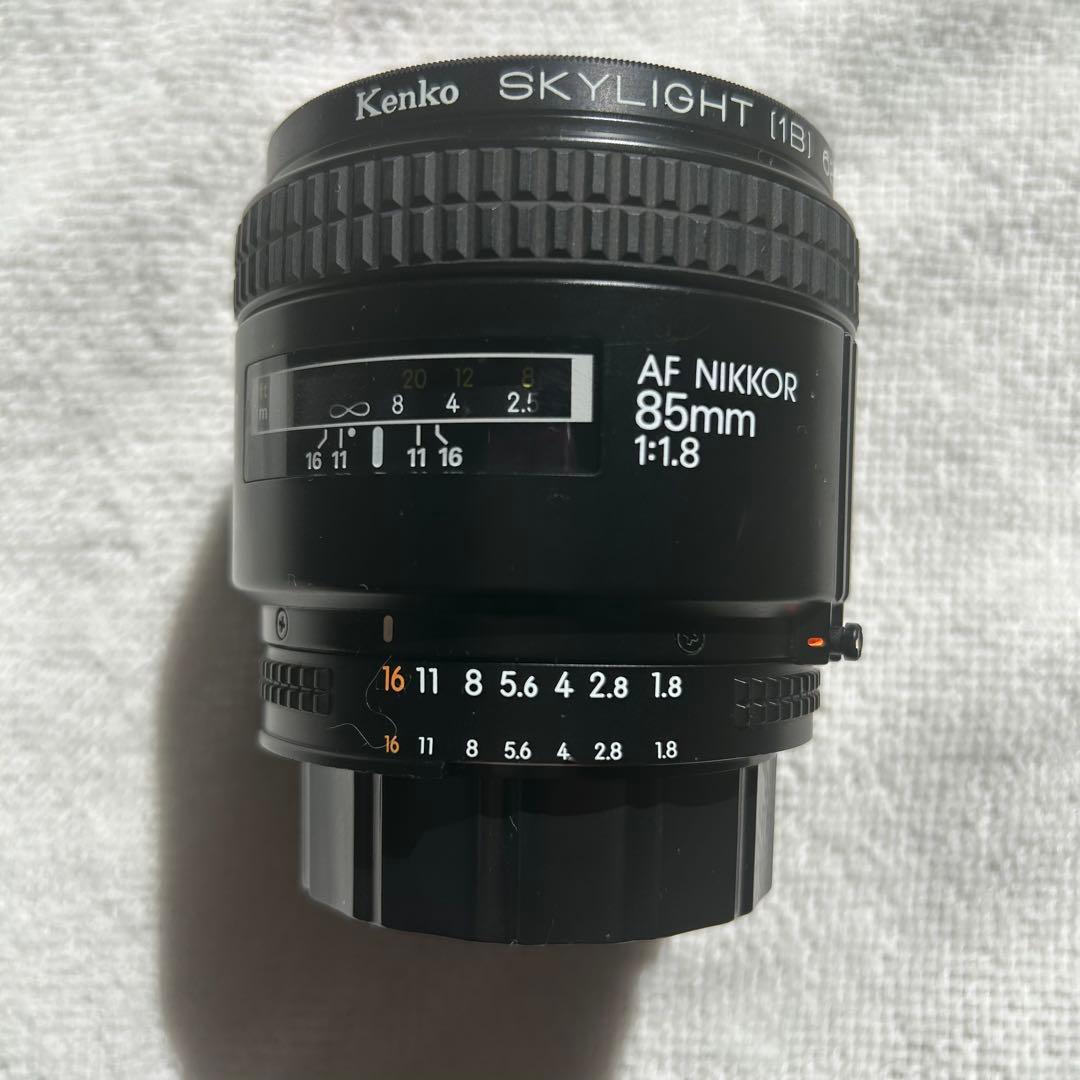 Nikon AF NIKKOR 85mm f/1.8 レンズ
