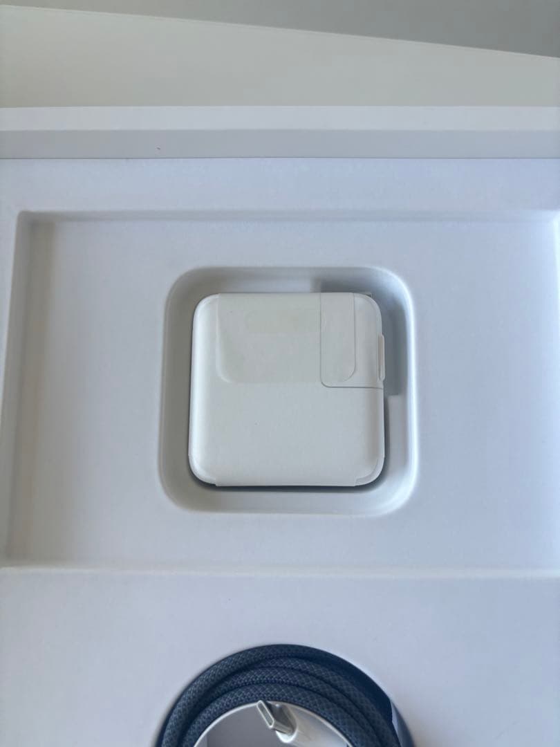 MacBook Air 2022 M2 8GB 256GB 13インチ