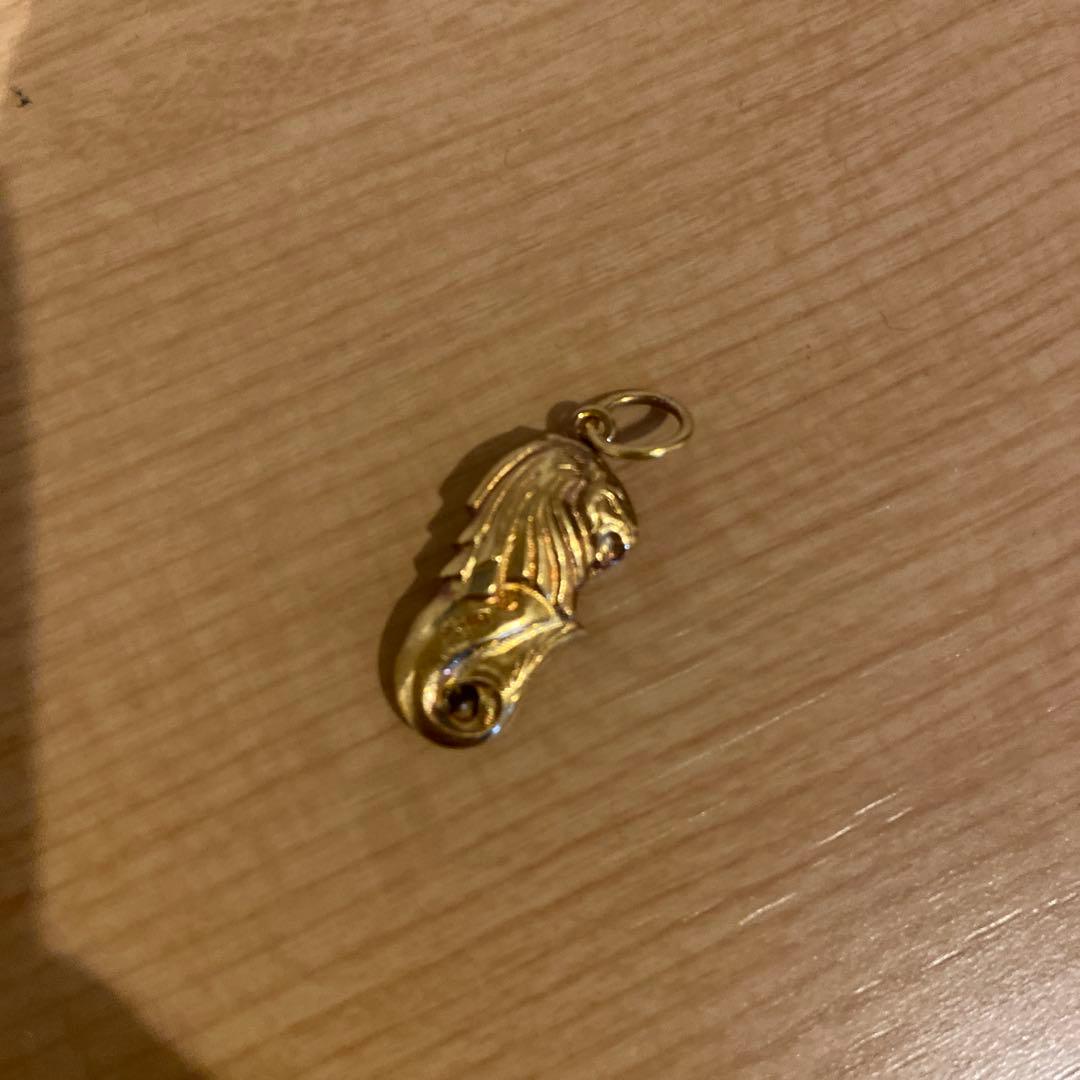 マーライオンの純金チャーム 18k イエローゴールド
