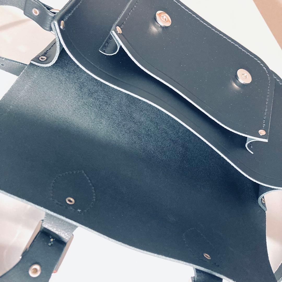 サッチェルバッグ　レディース メンズ　ショルダーバッグ　　ミニマル　コンパクト