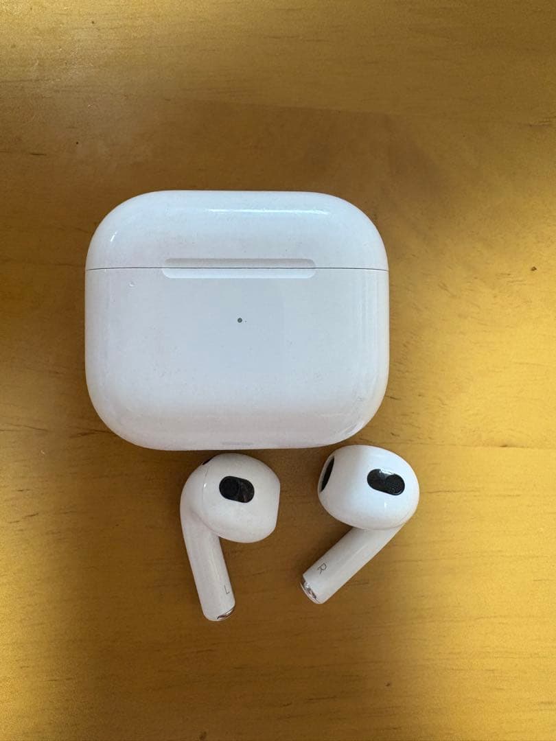 AirPods第3世代　本体 ホワイト 充電ケース付属　作動確認済