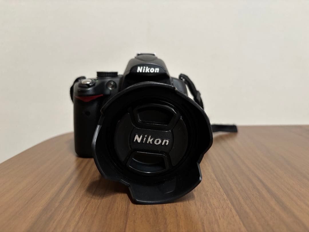 Nikon D5000 デジタル一眼レフカメラ　ズームレンズキット　18-55