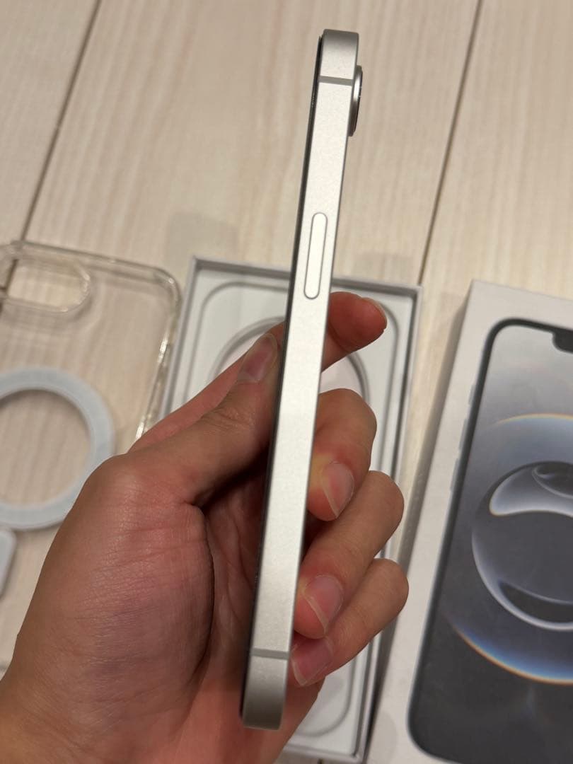 超美品 iPhone 16e 128GB ホワイト｜US版｜バッテリー100％