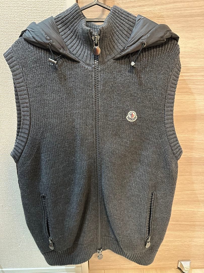 【※しろしろ】MONCLER フード付きダウンベスト M グレー