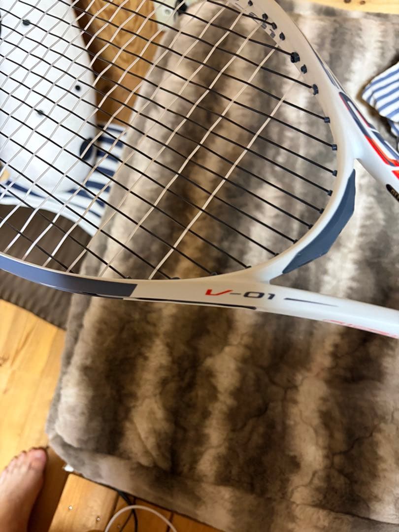 ま*ん様 最終値下げ！「美品‼️」ソフトテニスミズノアクロスピードV-01