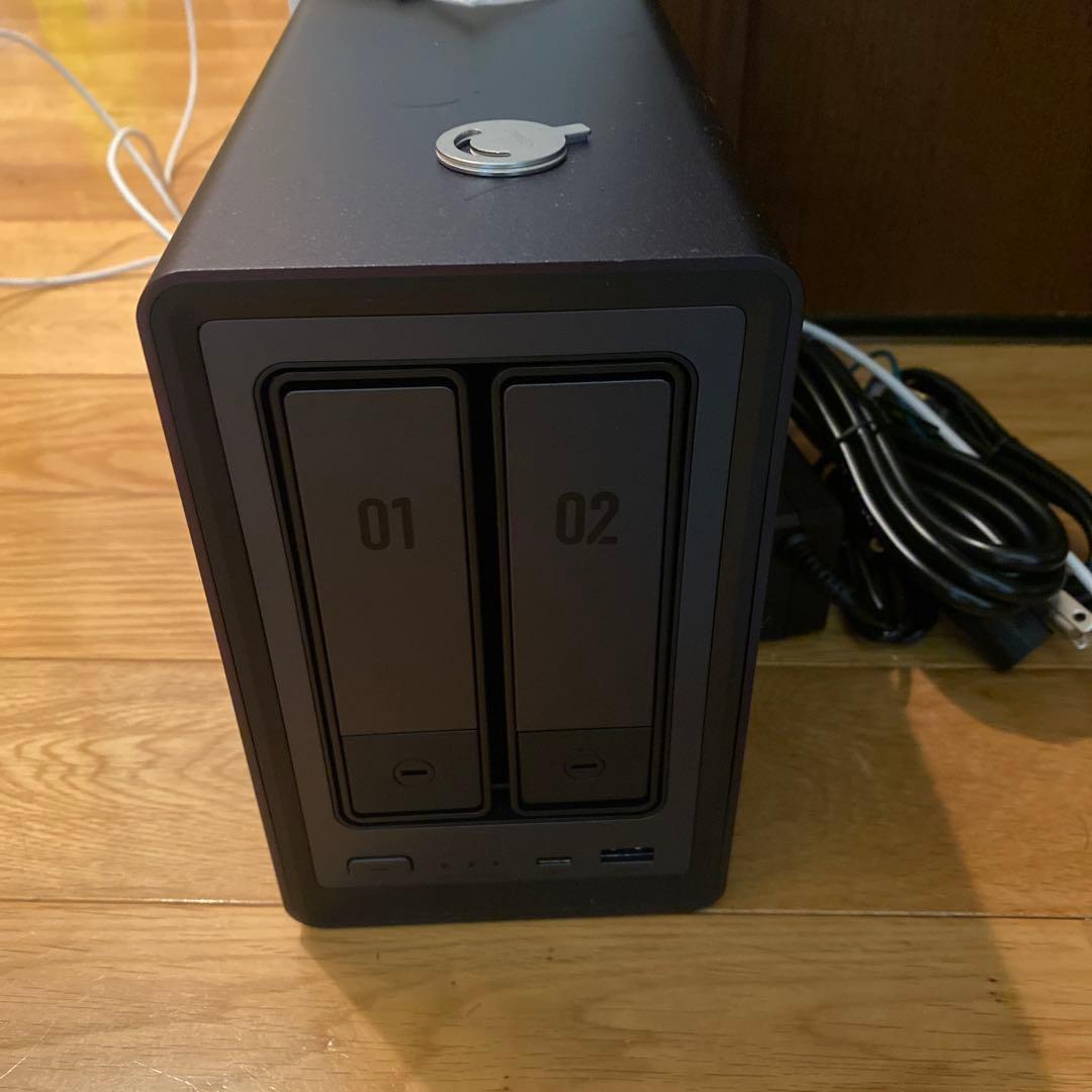 NAS 2ベイ USBポート付き開けただけ