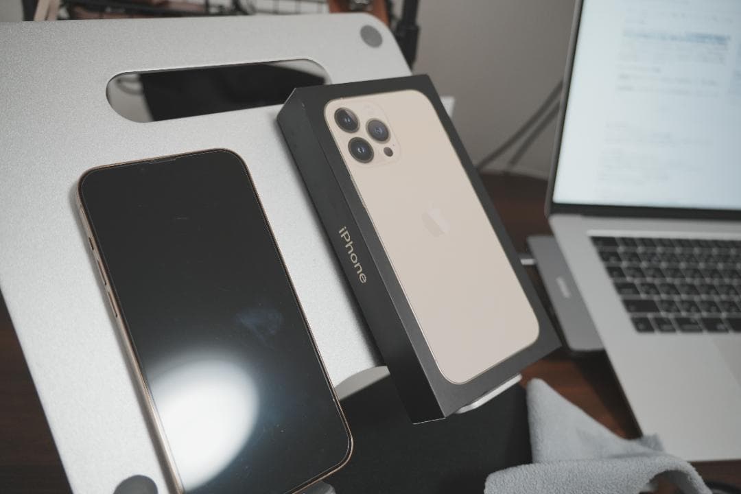 iPhone 13 pro max 256G ゴールド SIMフリー