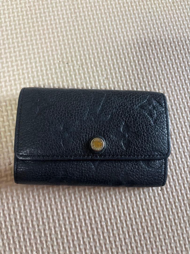 Louis Vuitton 黒レザーキーケース