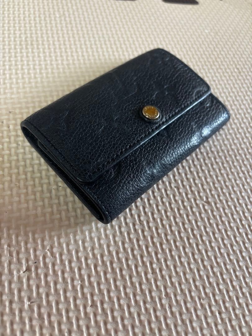 Louis Vuitton 黒レザーキーケース