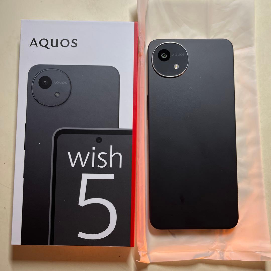 AQUOSwish5 + クリアケース（1日使用）+ ガラスフィルム（未開封）