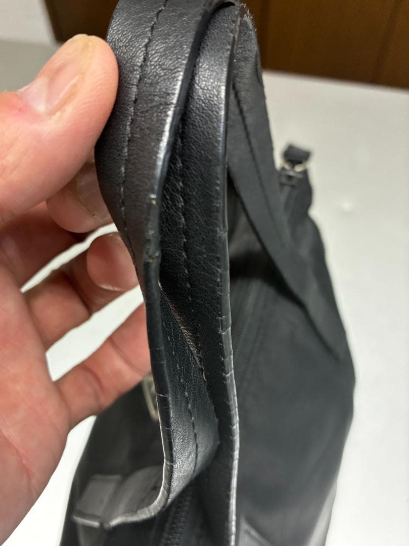 PRADA ブラック ハンドバッグ