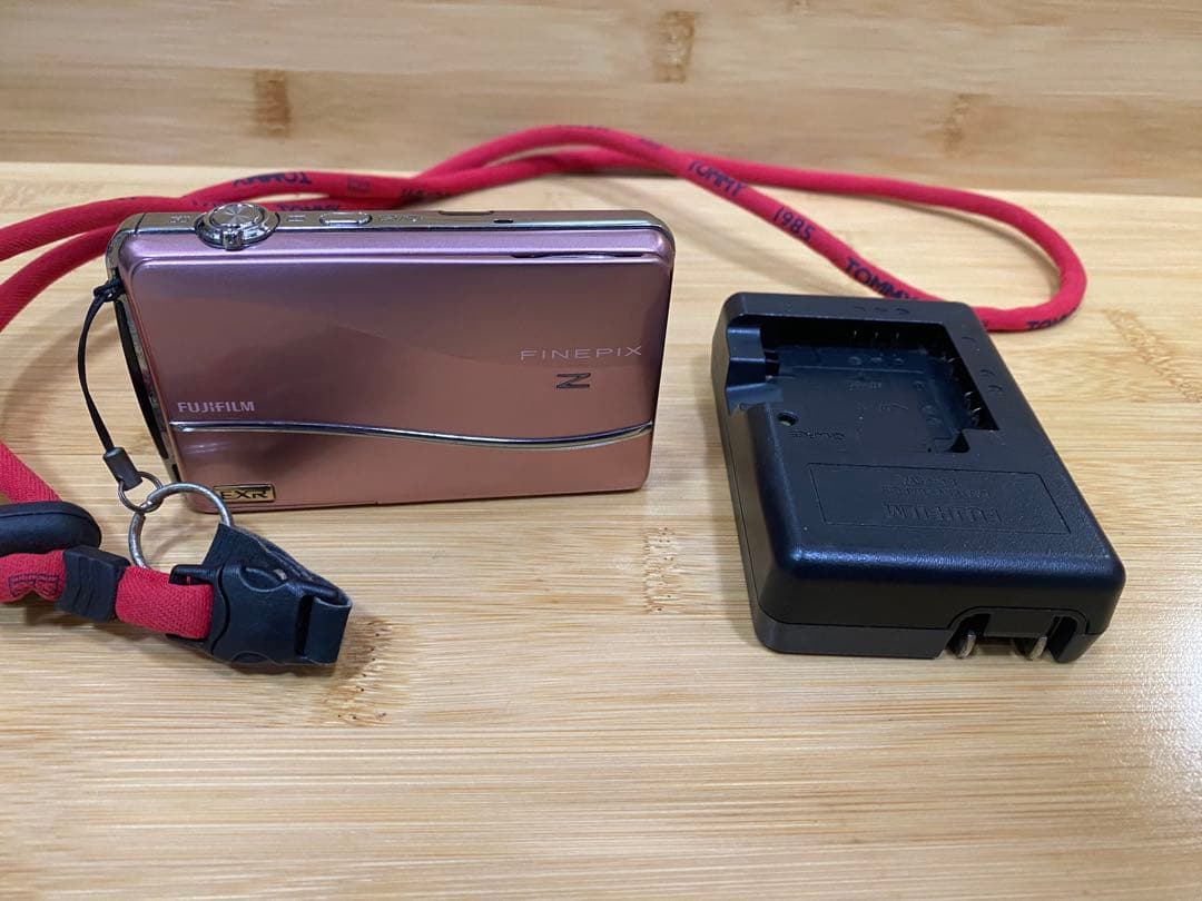 デジタルカメラ FUJIFILM FinePix Z800EXR