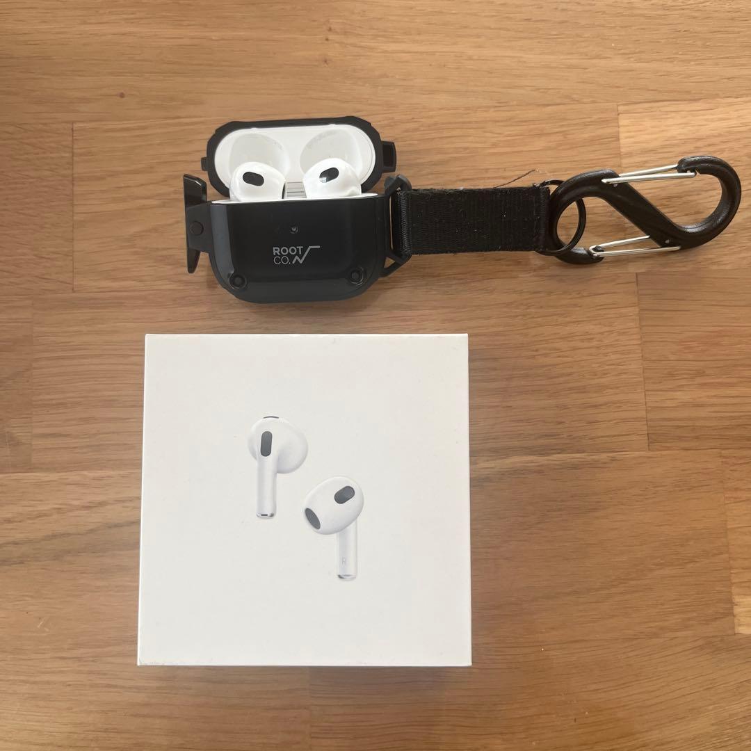 Apple AirPods (第3世代) 本体 ケース　カラビナ付き