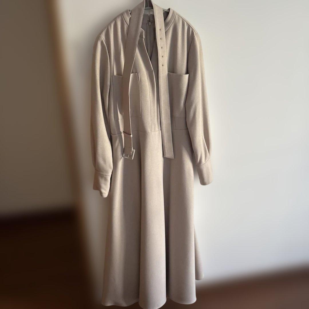 超美品　allurevilleスタンドカラータックワンピース