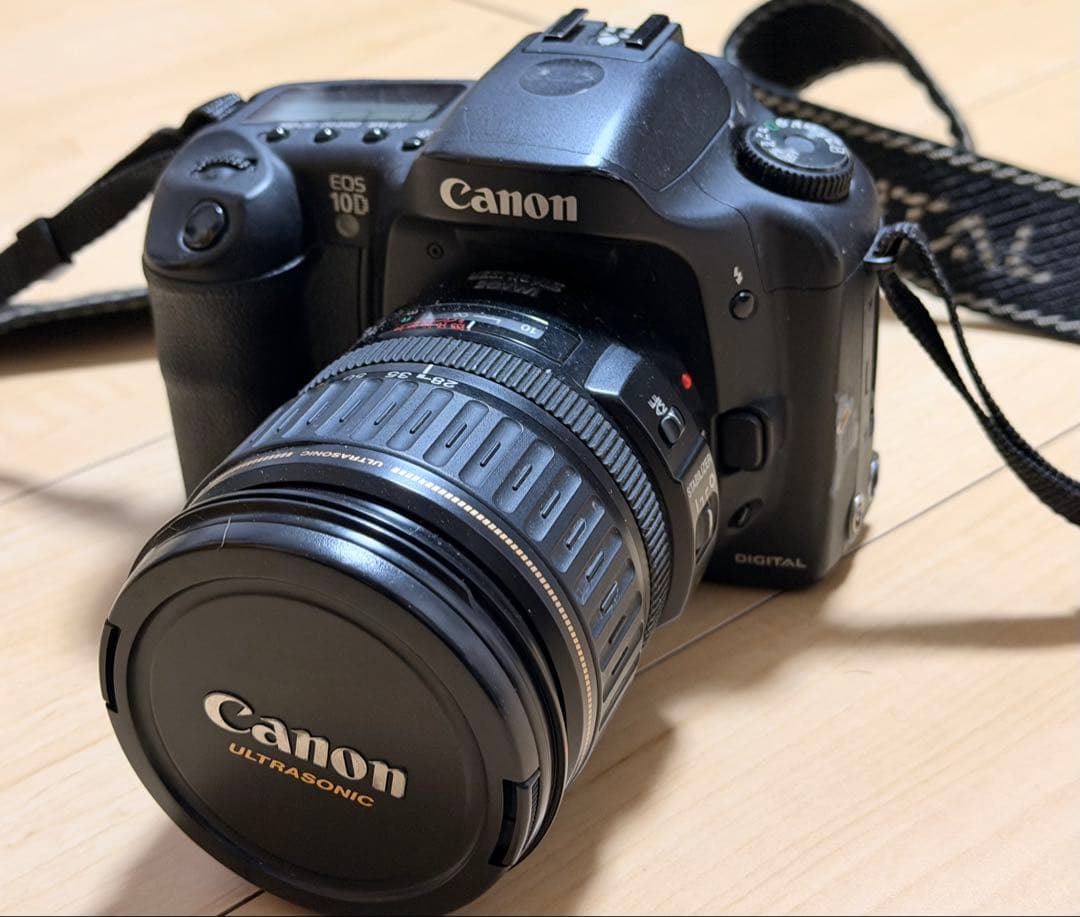 Canon EOS 10D デジタル一眼レフカメラ　レンズ付き
