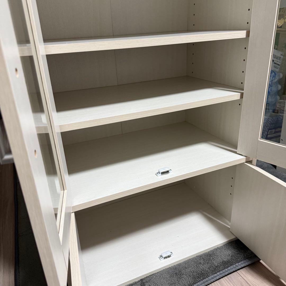 【美品】ガラスキャビネット 食器棚　オフホワイト　引き取り限定