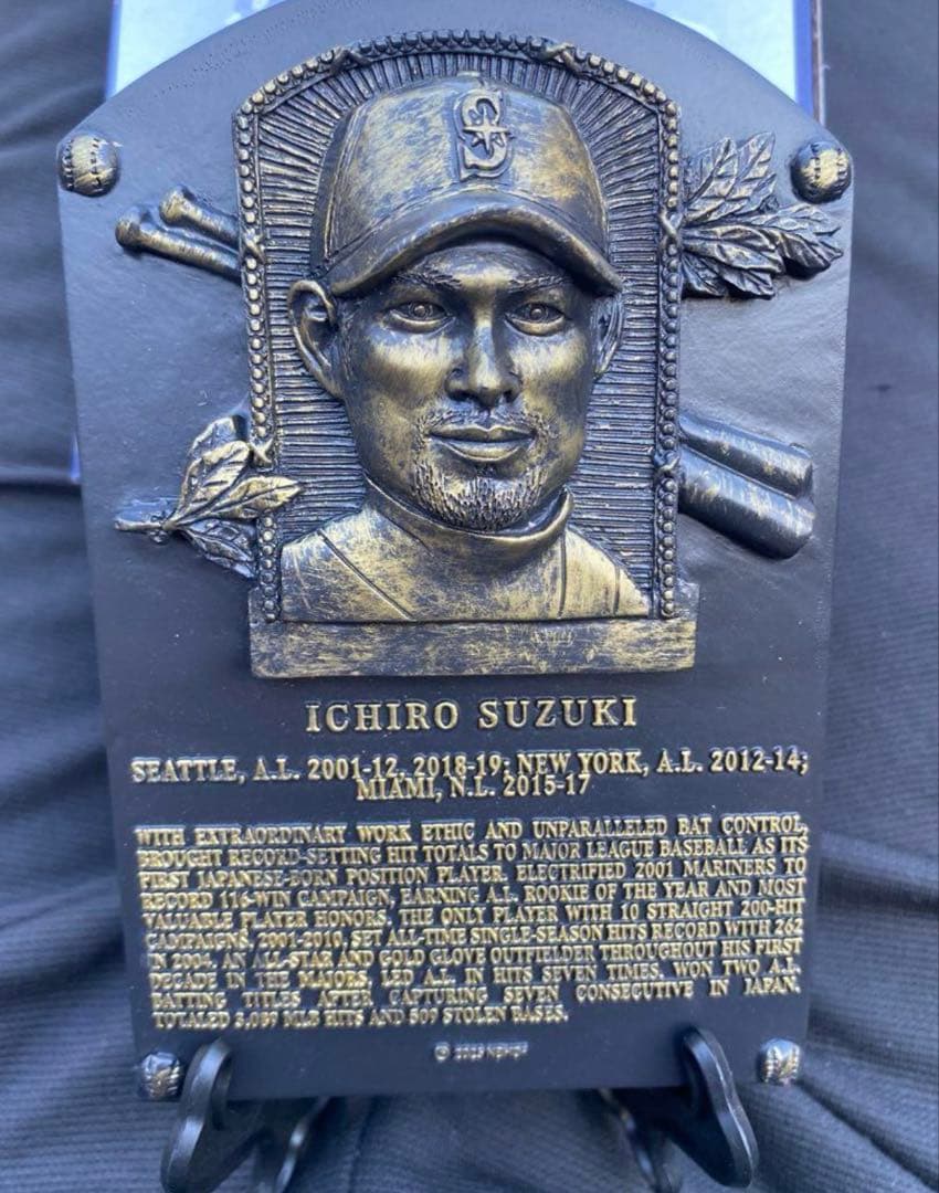 8/10球場限定　シアトルマリナーズ　イチロー　野球殿堂　プラーク　盾 未開封