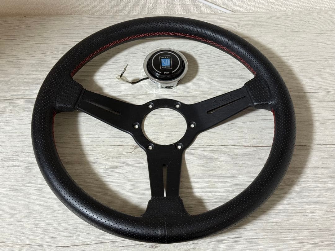 NARDI ナルディクラシック パンチングレザー 33φ 330mm N005