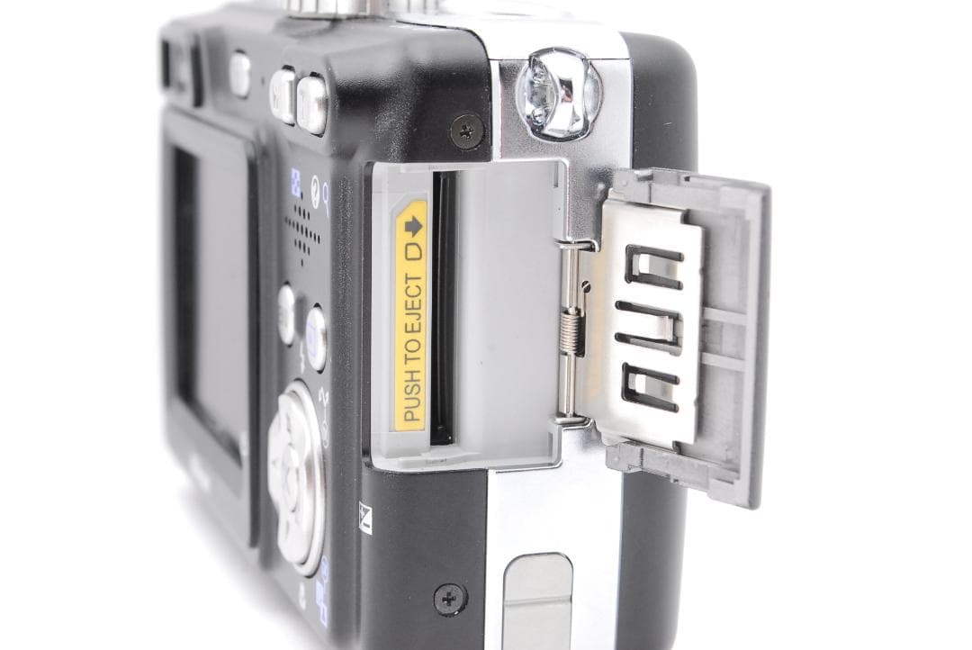 【使用感少　美品】Nikon COOLPIX 7900　コンデジ　クールピクス