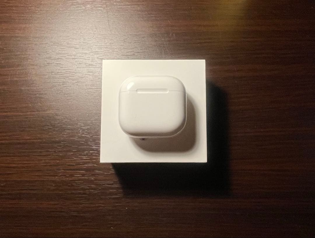 AirPods4本体　ノイズキャンセリング搭載